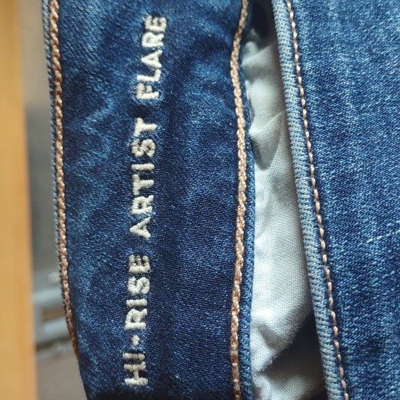 American Eagle Hi-Rise Artist Flare Jeans (Short) - Picture 6 of 7